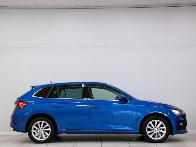 Usado Skoda Scala Ambition 95 CV (69 kW) 2023 Azul Utilitario