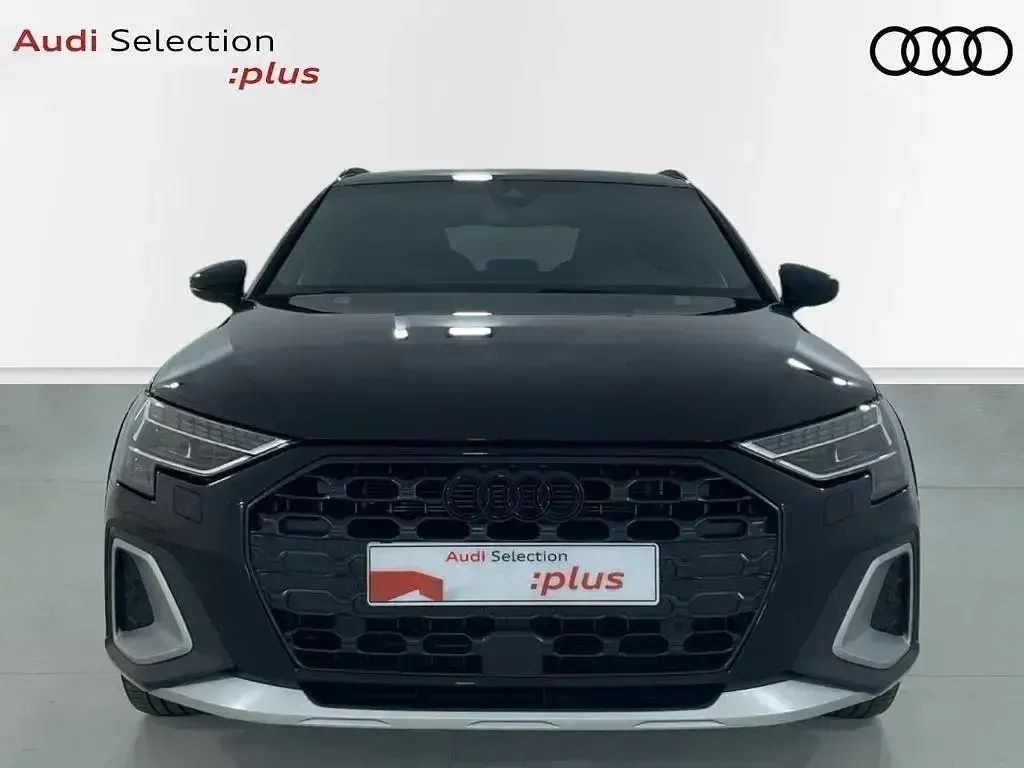 Usado Audi A3 Ambiente 150 CV (110 kW) 2025 Negro Berlina
