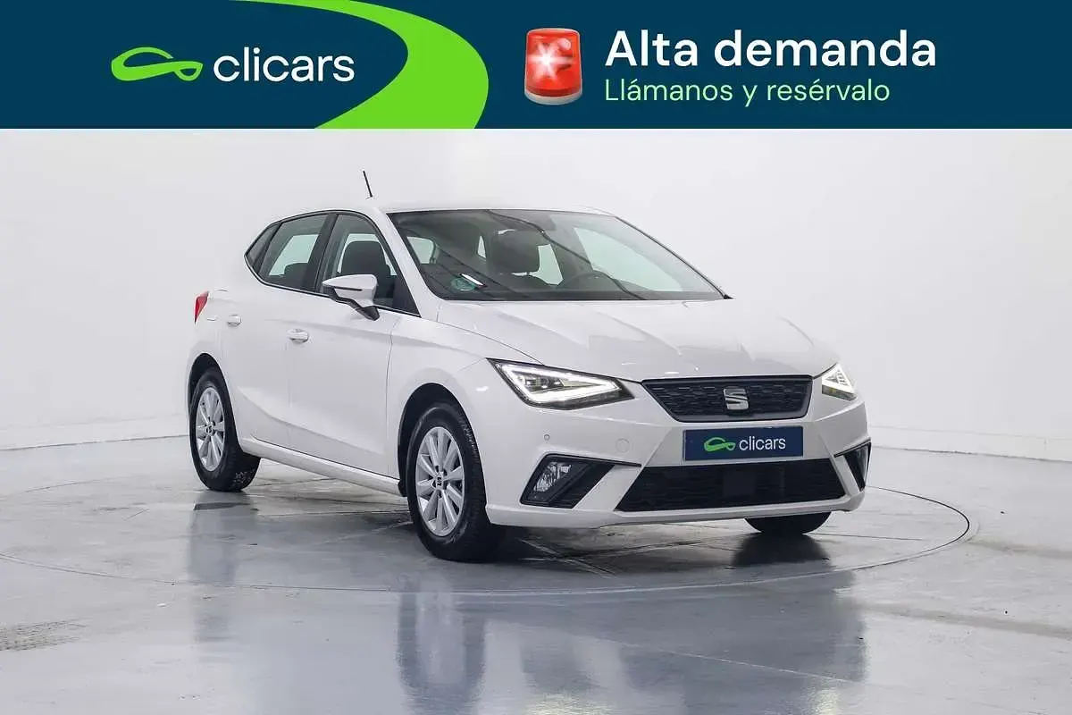 Usado Seat Ibiza Style 110 CV (80 kW) 2022 Blanco Utilitario