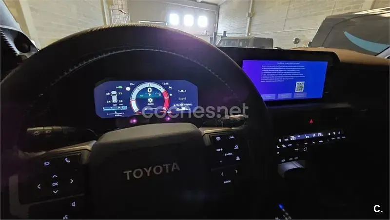 Usado Toyota Land Cruiser Edition 204 CV (150 kW) 2024 Amarillo SUV
