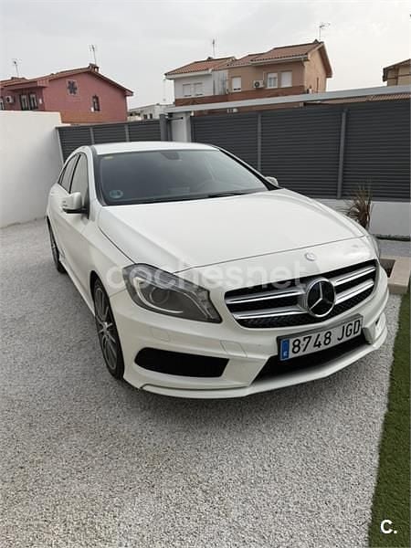 Usado Mercedes A200 AMG line 136 CV (100 kW) 2015 Blanco Berlina