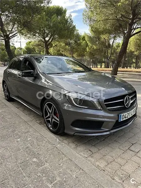 Usado Mercedes A220 AMG line 170 CV (125 kW) 2013 Gris / plata Utilitario