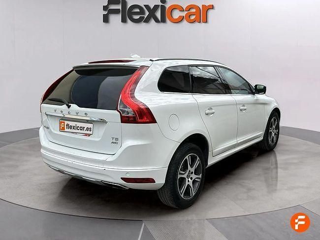 Usado Volvo XC60 Momentum 245 CV (180 kW) 2016 Blanco SUV