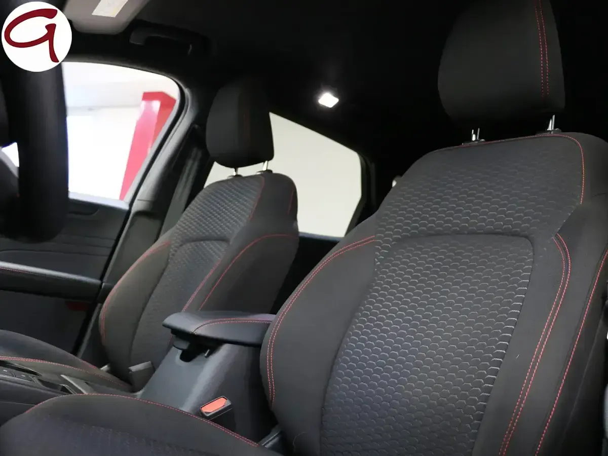 Usado Ford Kuga ST-Line 243 CV (178 kW) 2024 Negro SUV