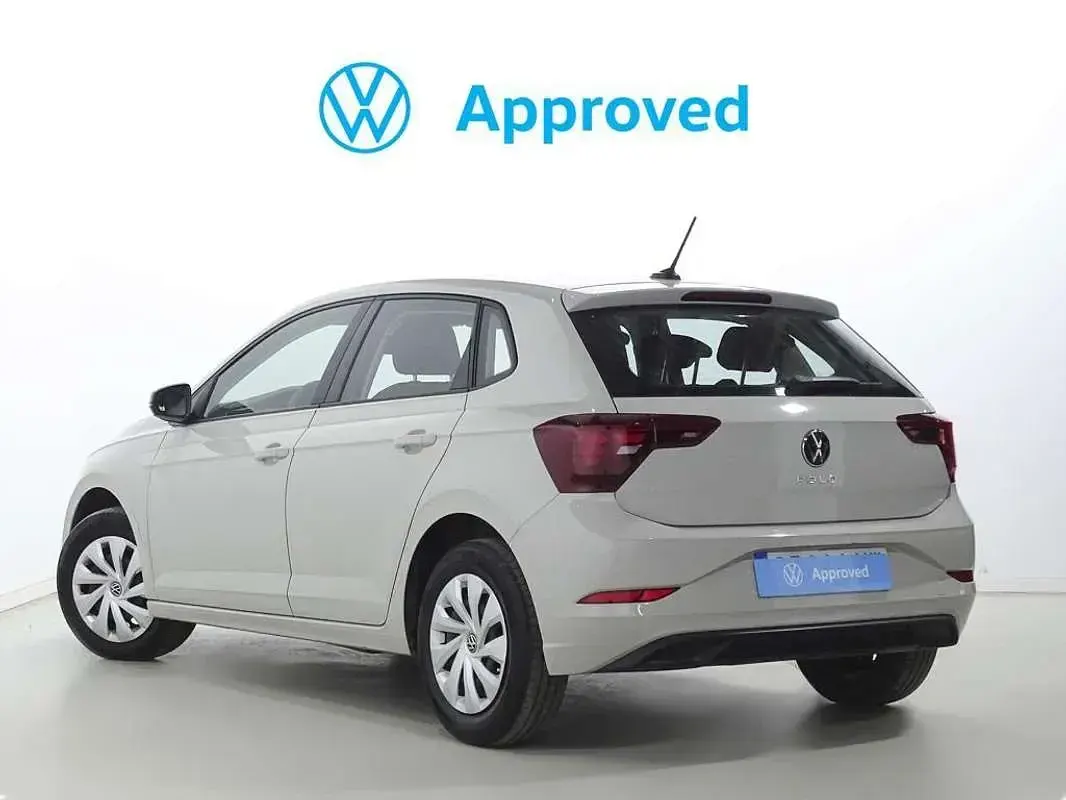 Usado VW Polo 95 CV (69 kW) 2022 Gris Utilitario