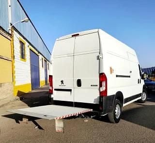 Usado Peugeot Boxer 130 CV (95 kW) 2018 Blanco Van