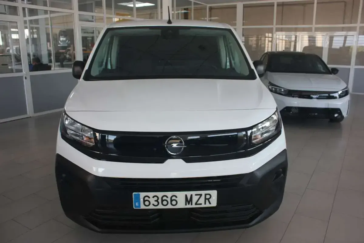 Usado Opel Combo S 99 CV (72 kW) 2025 Blanco Monovolumen