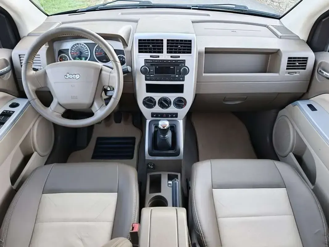 Usado Jeep Compass Limited 140 CV (102 kW) 2008 Negro SUV