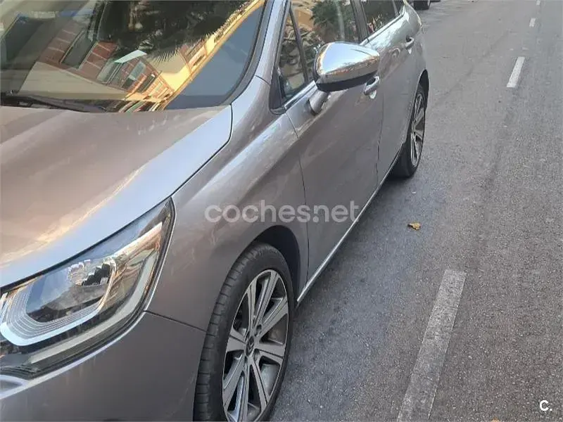 Usado Citroën C4 Feel 99 CV (72 kW) 2015 Gris / plata Berlina