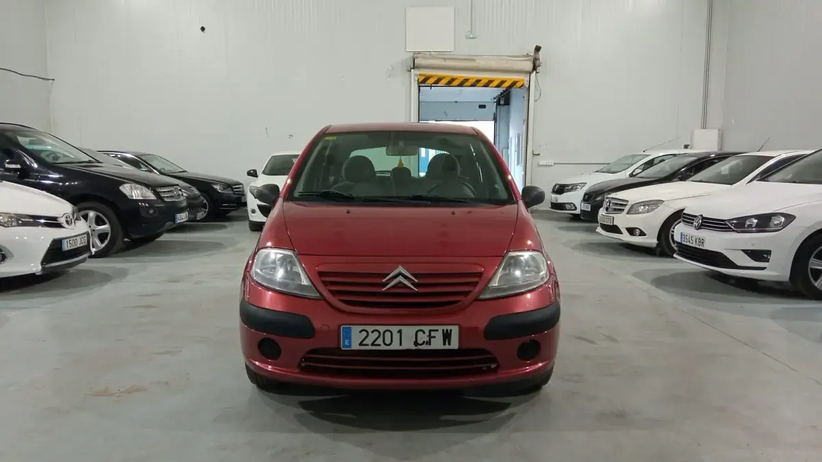 Usado Citroën C3 61 CV (44 kW) 2003 Rojo Berlina