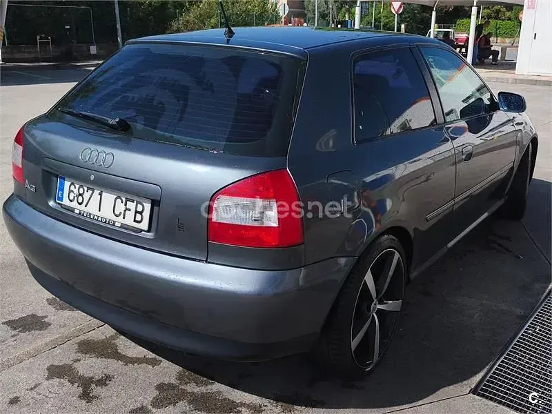 Usado Audi A3 Ambition 102 CV (75 kW) 2003 Gris / plata Utilitario
