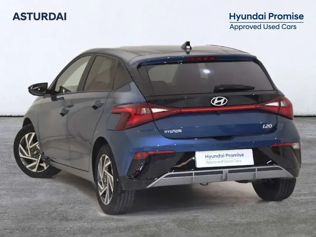 Usado Hyundai i20 101 CV (74 kW) 2025 Azul Utilitario