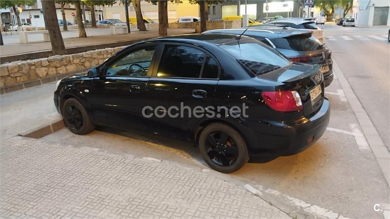 Negro Usado 2009 Kia Rio Berlina | 4800 € (Precio justo) - Imagen 1/1