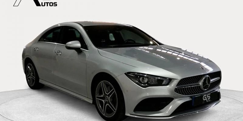 Usado Mercedes CLA200 163 CV (119 kW) 2023 Gris / plata Berlina