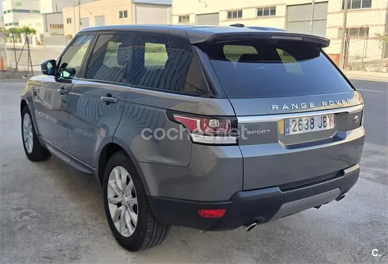 Usado Land Rover Range Rover SE 258 CV (189 kW) 2015 Gris / plata SUV