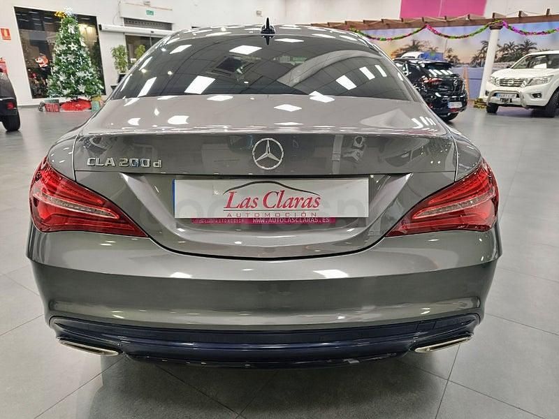 Usado Mercedes CLA200 136 CV (100 kW) 2018 Gris / plata Coupe