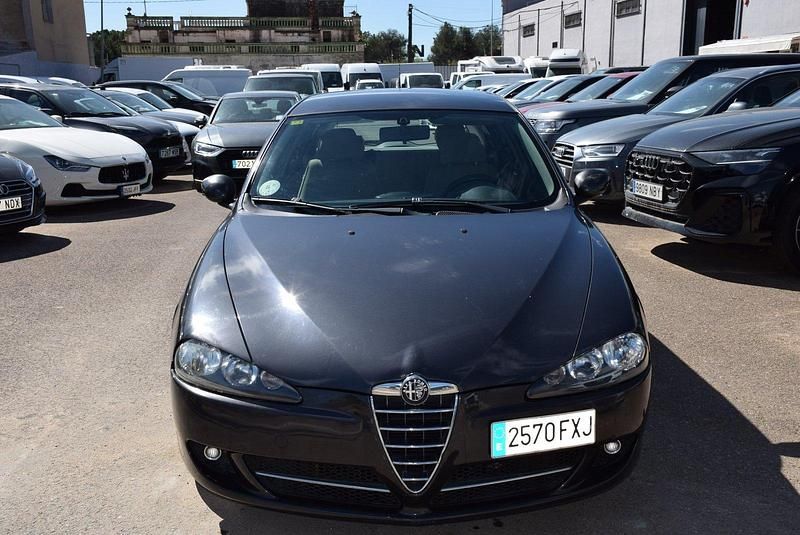 Usado Alfa Romeo 147 Distinctive 120 CV (88 kW) 2007 Negro Utilitario