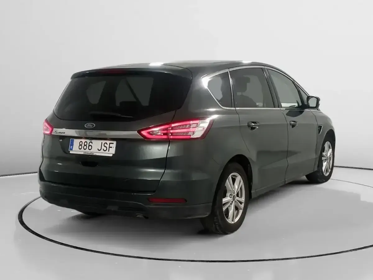 Usado Ford S-MAX Titanium 150 CV (110 kW) 2016 Gris Monovolumen