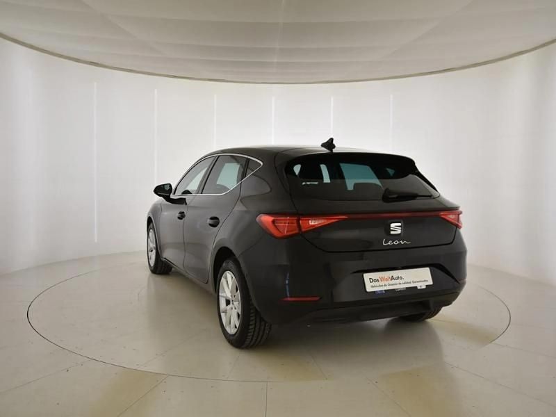 Usado Seat Leon Style 116 CV (85 kW) 2025 Negro