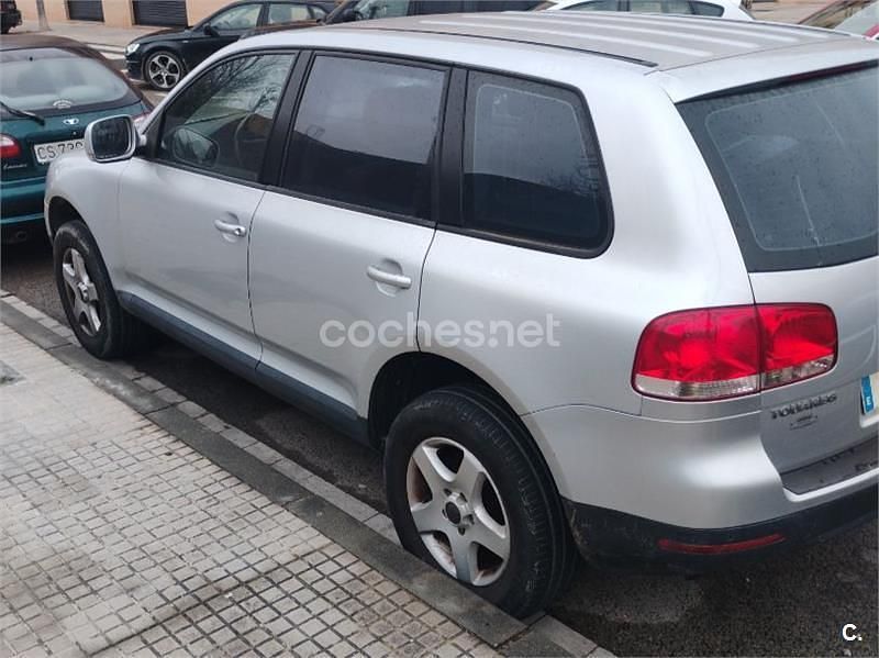 Usado VW Touareg R 174 CV (127 kW) 2004 Gris / plata SUV