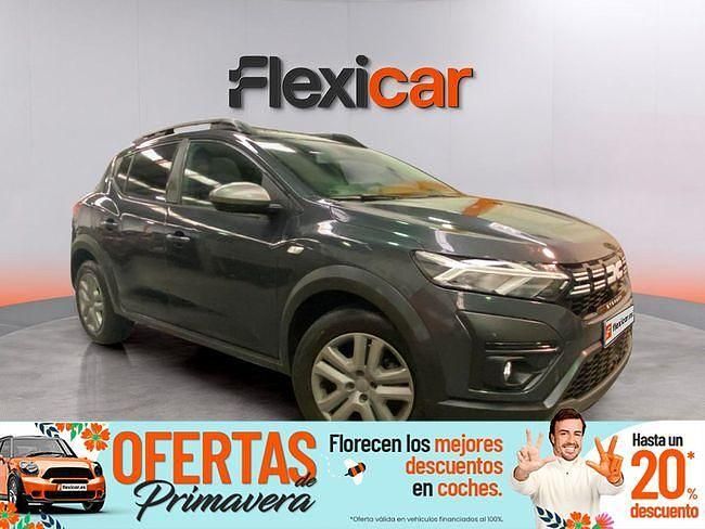 Usado Dacia Sandero Essentiel 91 CV (66 kW) 2023 Gris