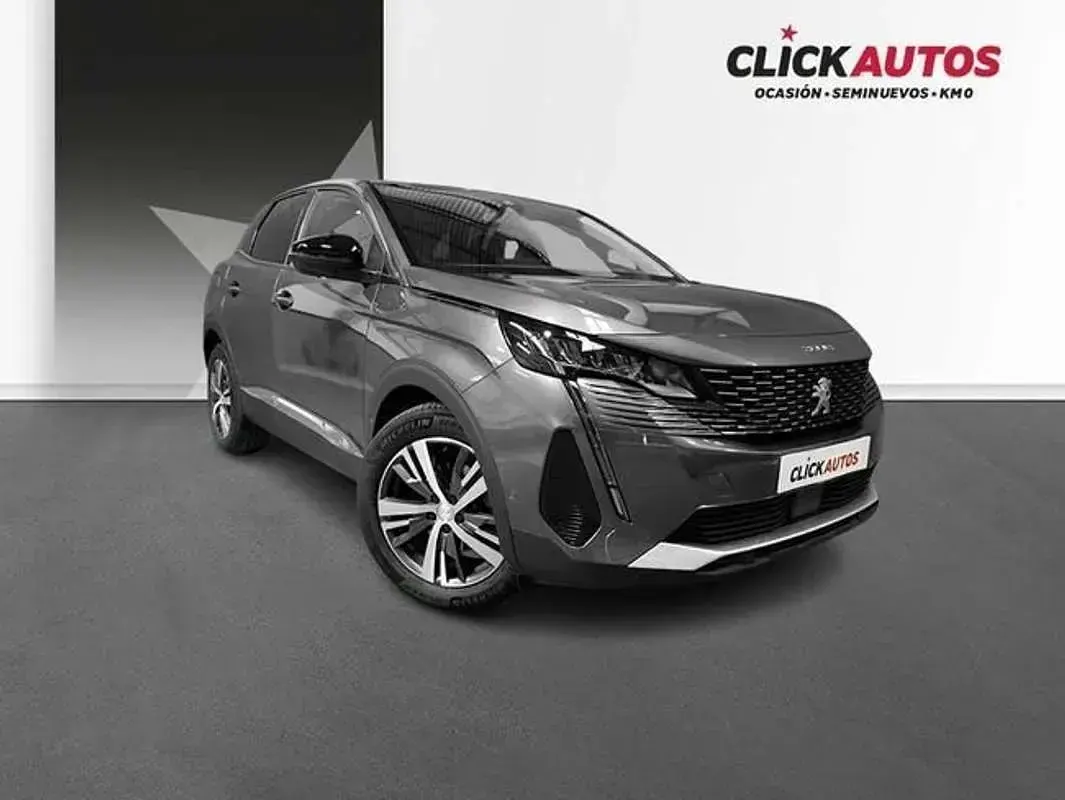 Usado Peugeot 3008 Allure 131 CV (96 kW) 2022 Gris SUV