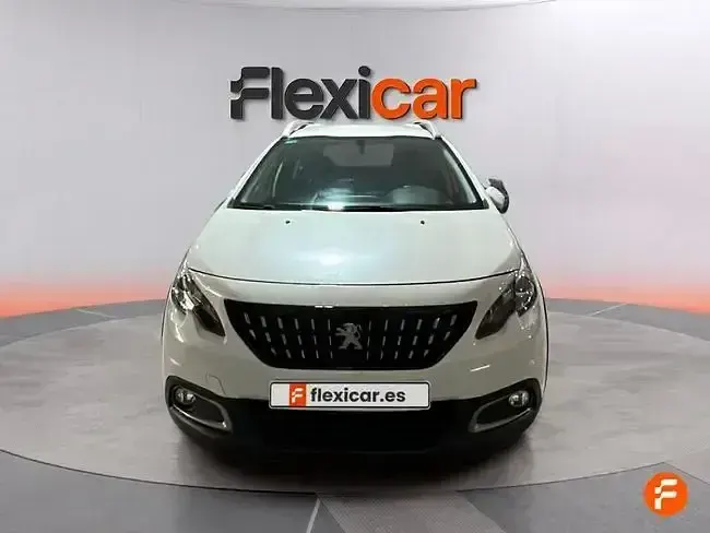 Usado Peugeot 2008 Allure 110 CV (80 kW) 2019 Blanco SUV