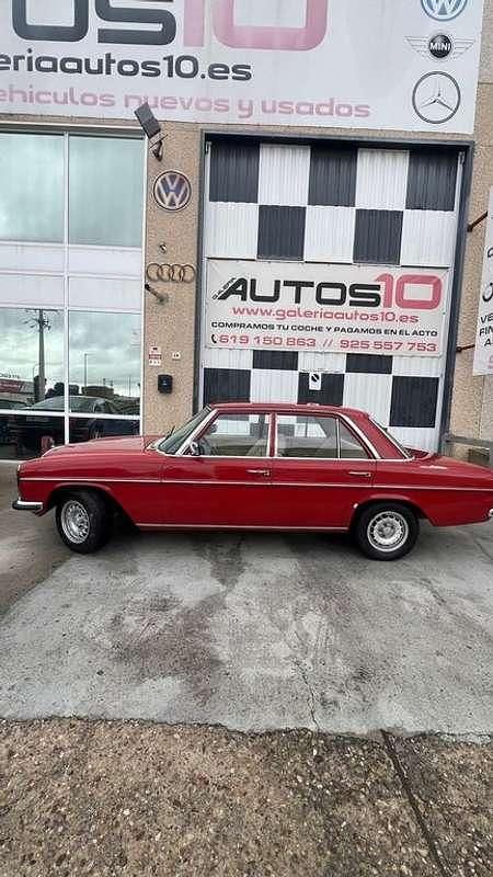 Usado Mercedes 220 114 CV (83 kW) 1975 Rojo Berlina