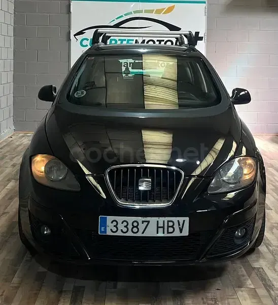 Usado Seat Altea XL Style 105 CV (77 kW) 2011 Negro Monovolumen