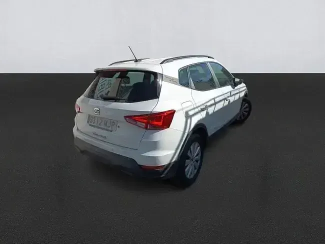Usado Seat Arona Style 110 CV (80 kW) 2023 Blanco SUV