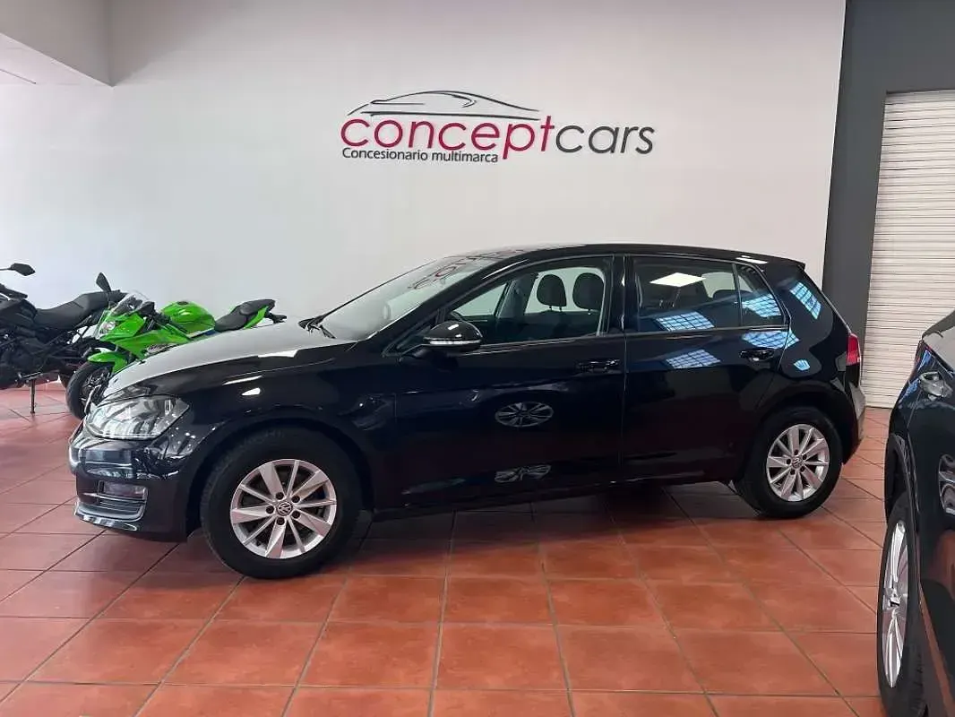 Usado VW Golf VII Advance 105 CV (77 kW) 2015 Negro Utilitario