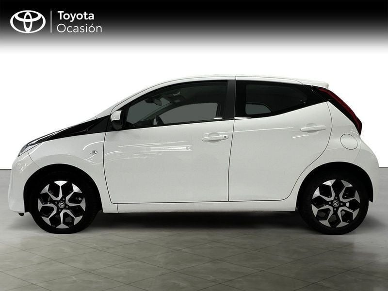 Usado Toyota Aygo X-play 72 CV (52 kW) 2021 Blanco Utilitario