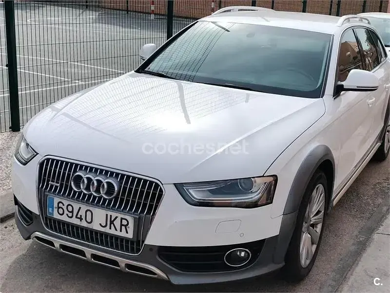 Usado Audi A4 Allroad Advanced 150 CV (110 kW) 2015 Blanco Familiar