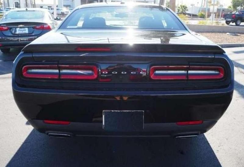 Usado Dodge Challenger 305 CV (224 kW) 2018 Negro Coupe