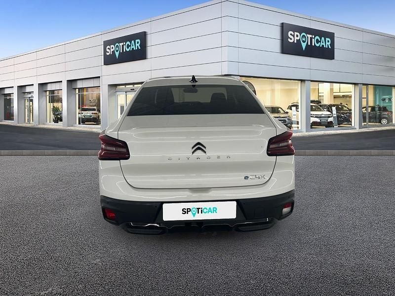 Usado Citroën e-C4 Shine 100 kW (136 CV) 2023 Blanco Berlina