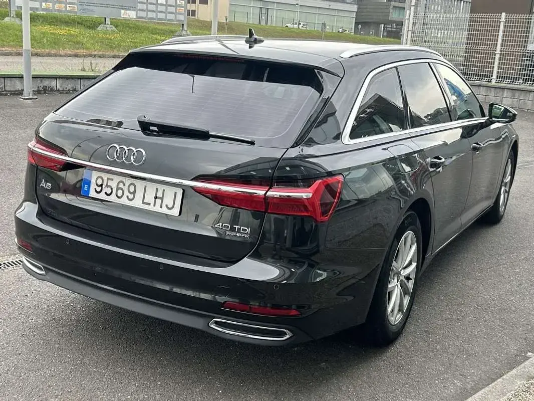 Usado Audi A6 204 CV (150 kW) 2020 Negro Familiar