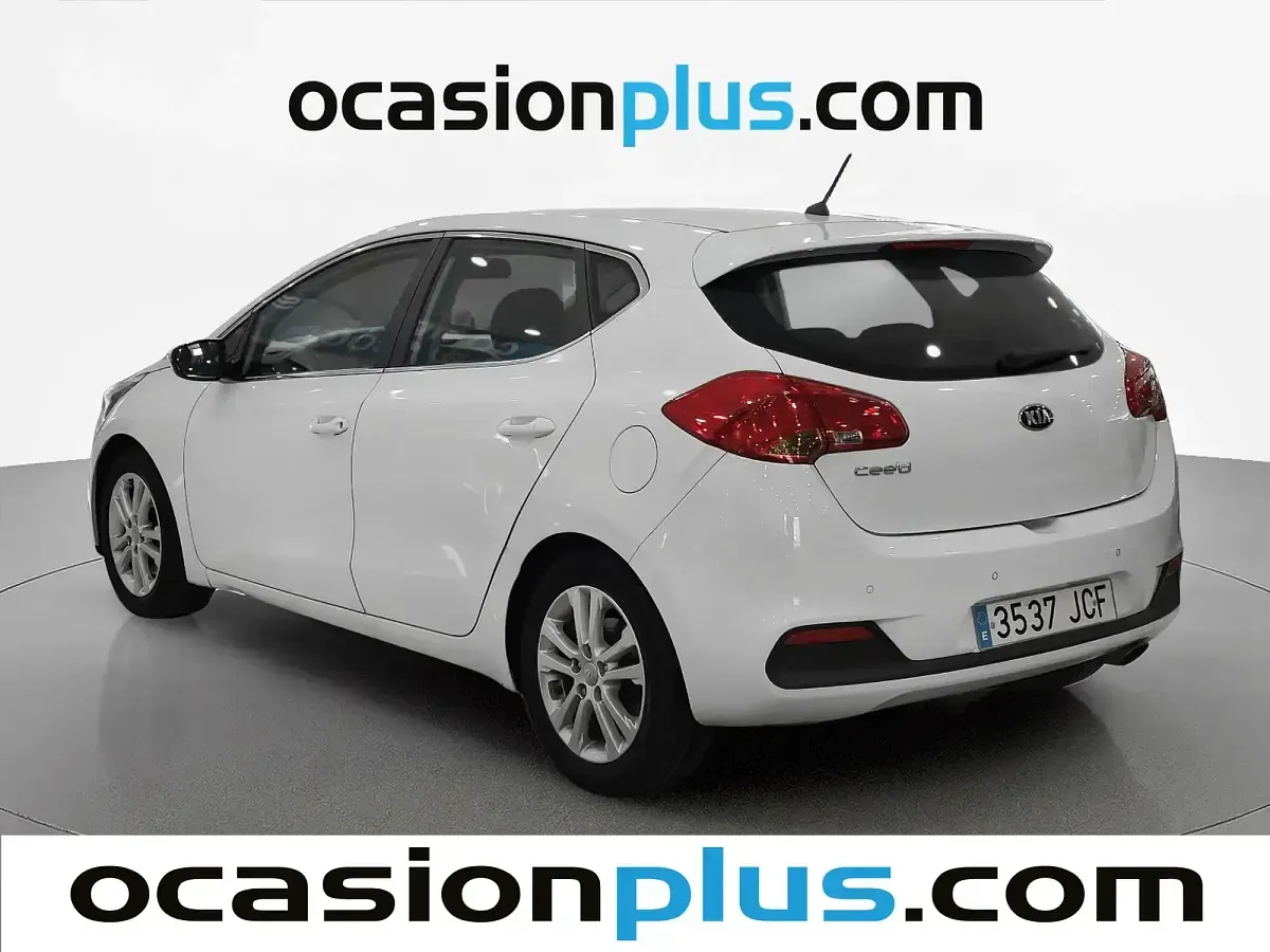 Usado Kia Ceed 100 CV (73 kW) 2015 Blanco Utilitario
