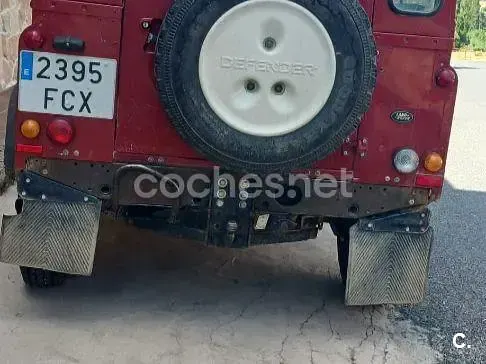 Usado Land Rover Defender S 122 CV (89 kW) 2006 Granate Familiar