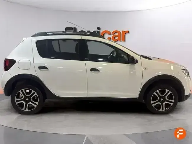 Usado Dacia Sandero Comfort 90 CV (66 kW) 2018 Blanco Berlina