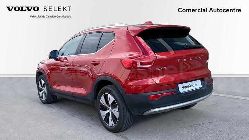 Usado Volvo XC40 Core 211 CV (155 kW) 2024 Rojo SUV