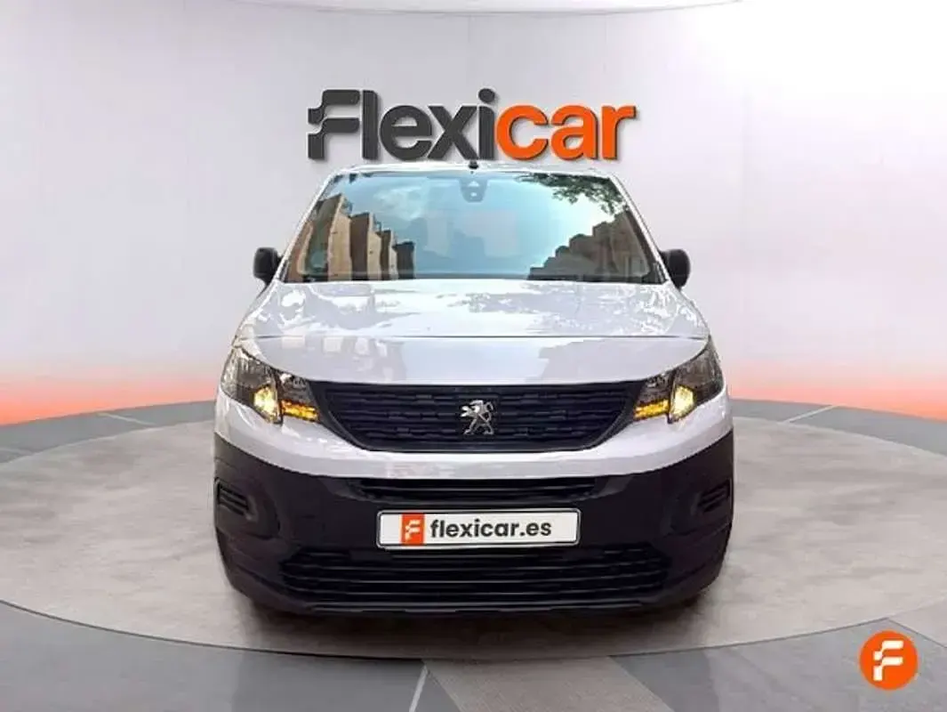 Usado Peugeot Rifter Allure 100 CV (73 kW) 2022 Blanco Monovolumen