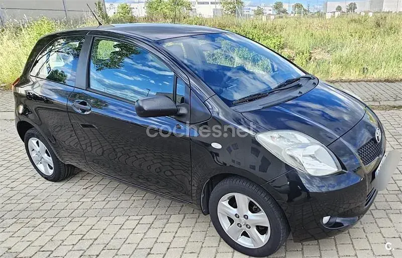 Usado Toyota Yaris 87 CV (63 kW) 2008 Negro Utilitario