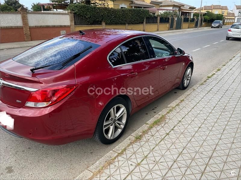 Usado Opel Insignia Sport 130 CV (95 kW) 2010 Granate Berlina