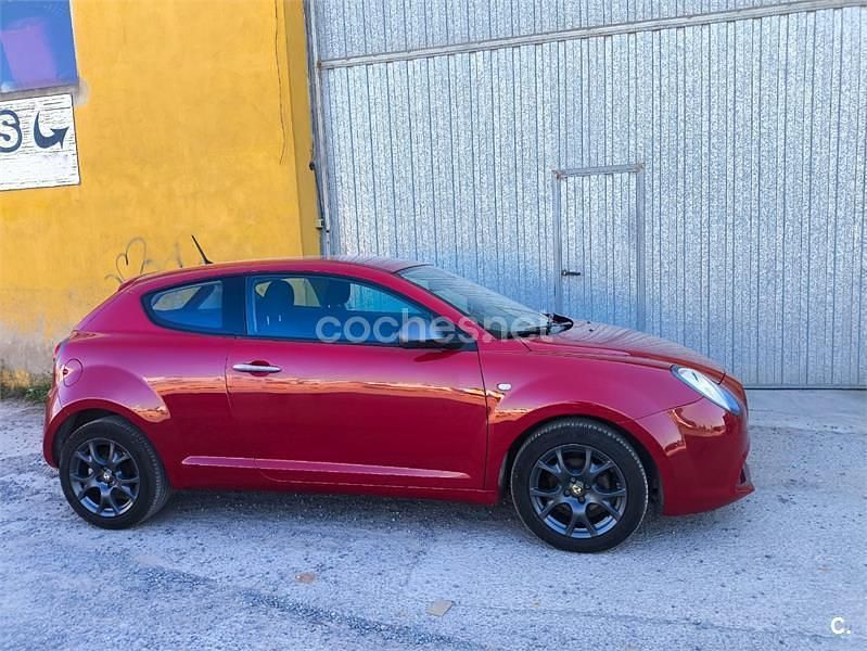 Usado Alfa Romeo MiTo 70 CV (51 kW) 2014 Rojo Utilitario