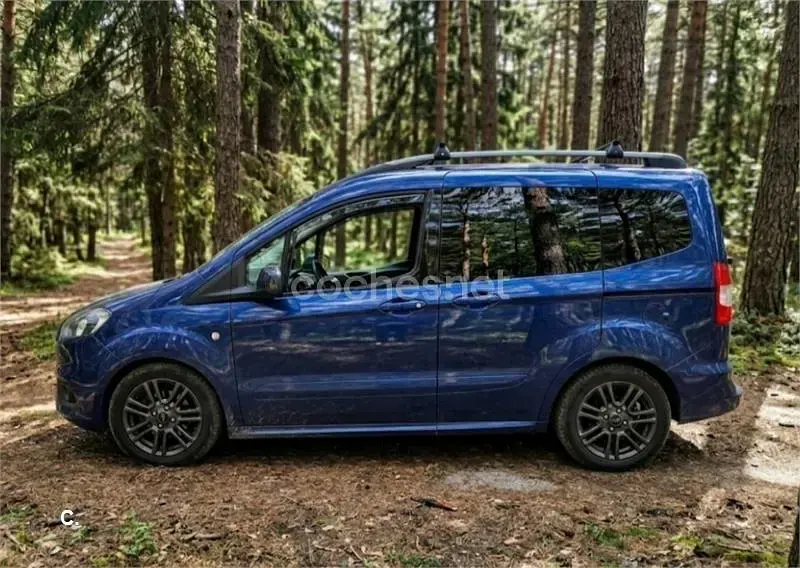Usado Ford Tourneo Courier Sport 100 CV (73 kW) 2018 Azul Monovolumen