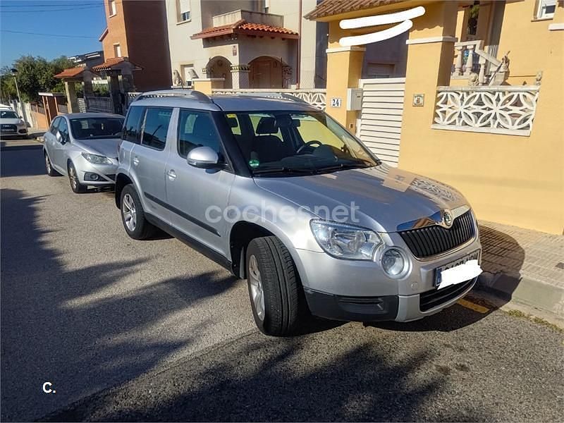Usado Skoda Yeti Experience 105 CV (77 kW) 2012 Gris / plata SUV