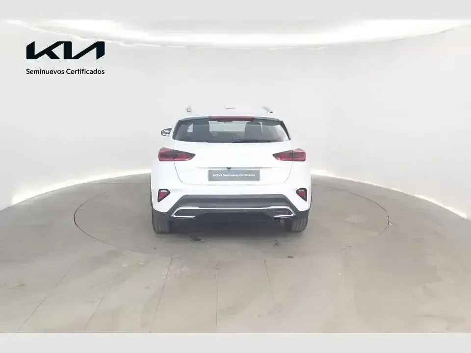 Usado Kia XCeed 100 CV (73 kW) 2025 Blanco SUV