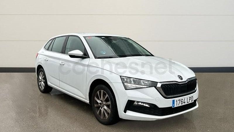 Usado Skoda 110 R Ambition 110 CV (80 kW) 2021 Blanco Berlina