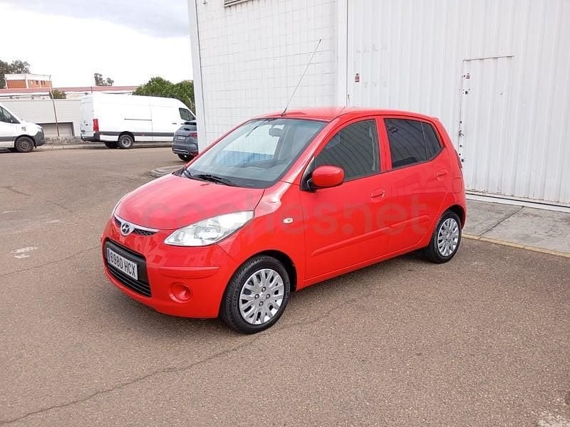 Usado Hyundai i10 Comfort 85 CV (62 kW) 2012 Rojo Utilitario