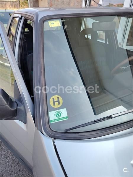 Usado Skoda Favorit 54 CV (39 kW) 1994 Gris / plata Berlina